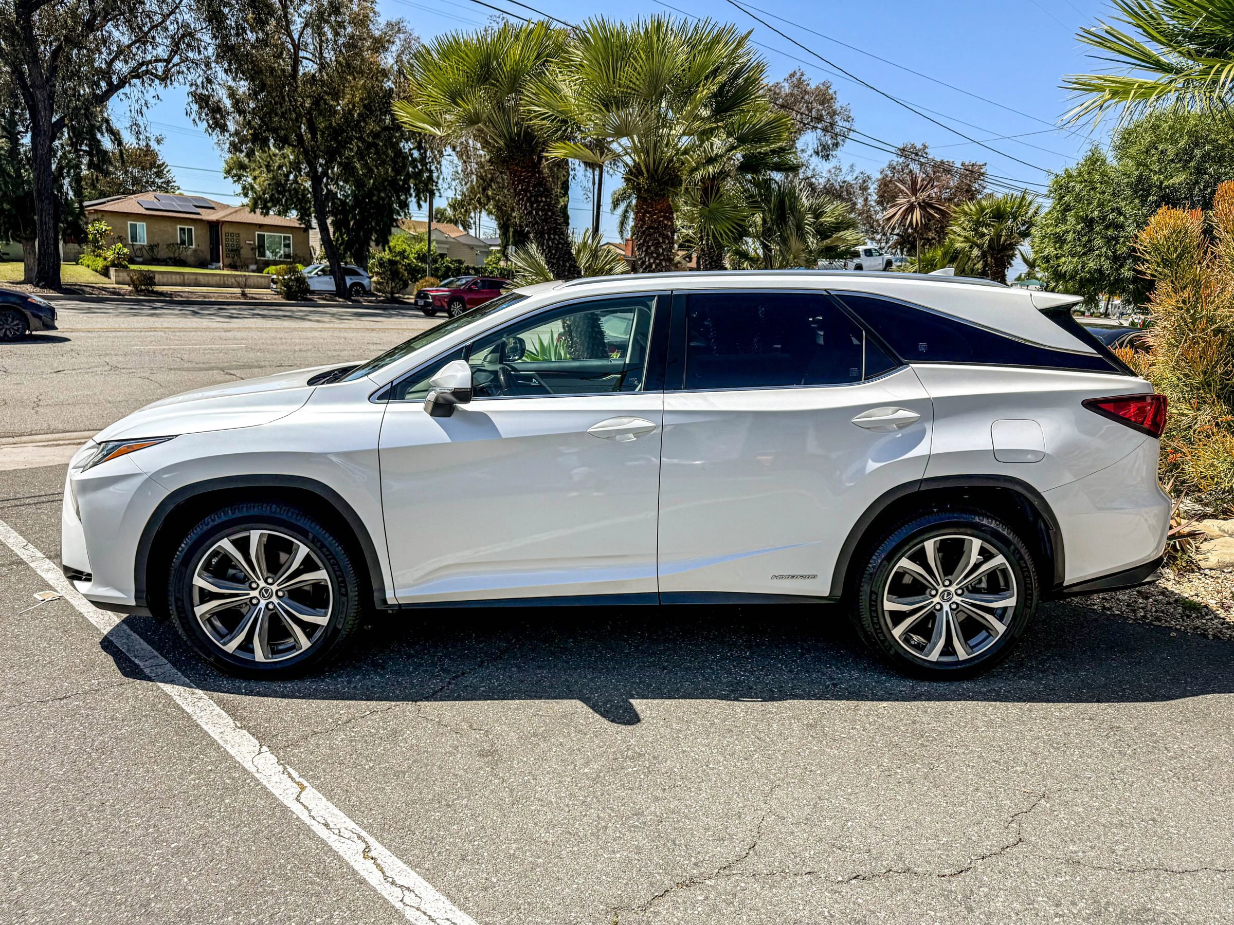 Used 2019 Lexus RX 450hL Premium w/ Premium Package AWD/4WD image 14