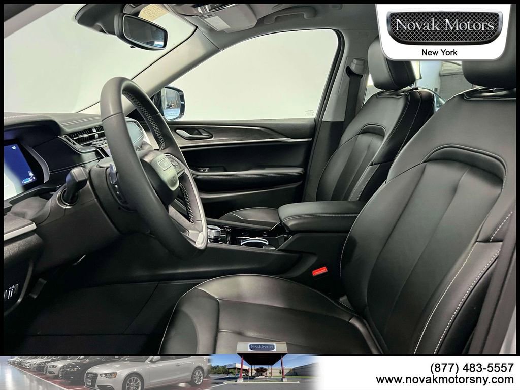 Used 2023 Jeep Grand Cherokee L Limited image 17