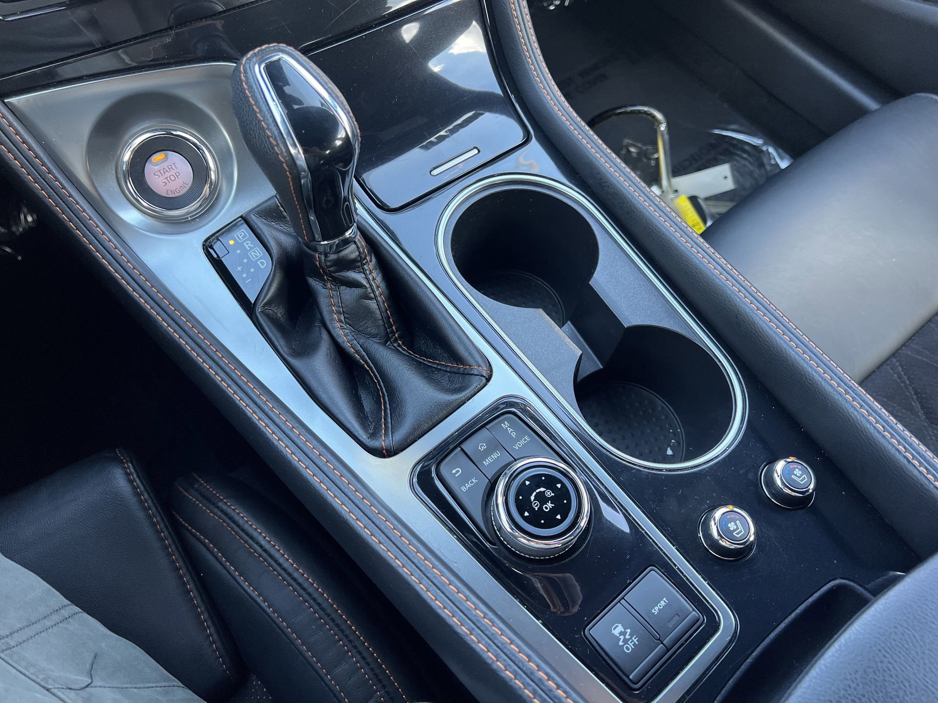 Used 2021 Nissan Maxima SR w/ Sport Mat Group image 11