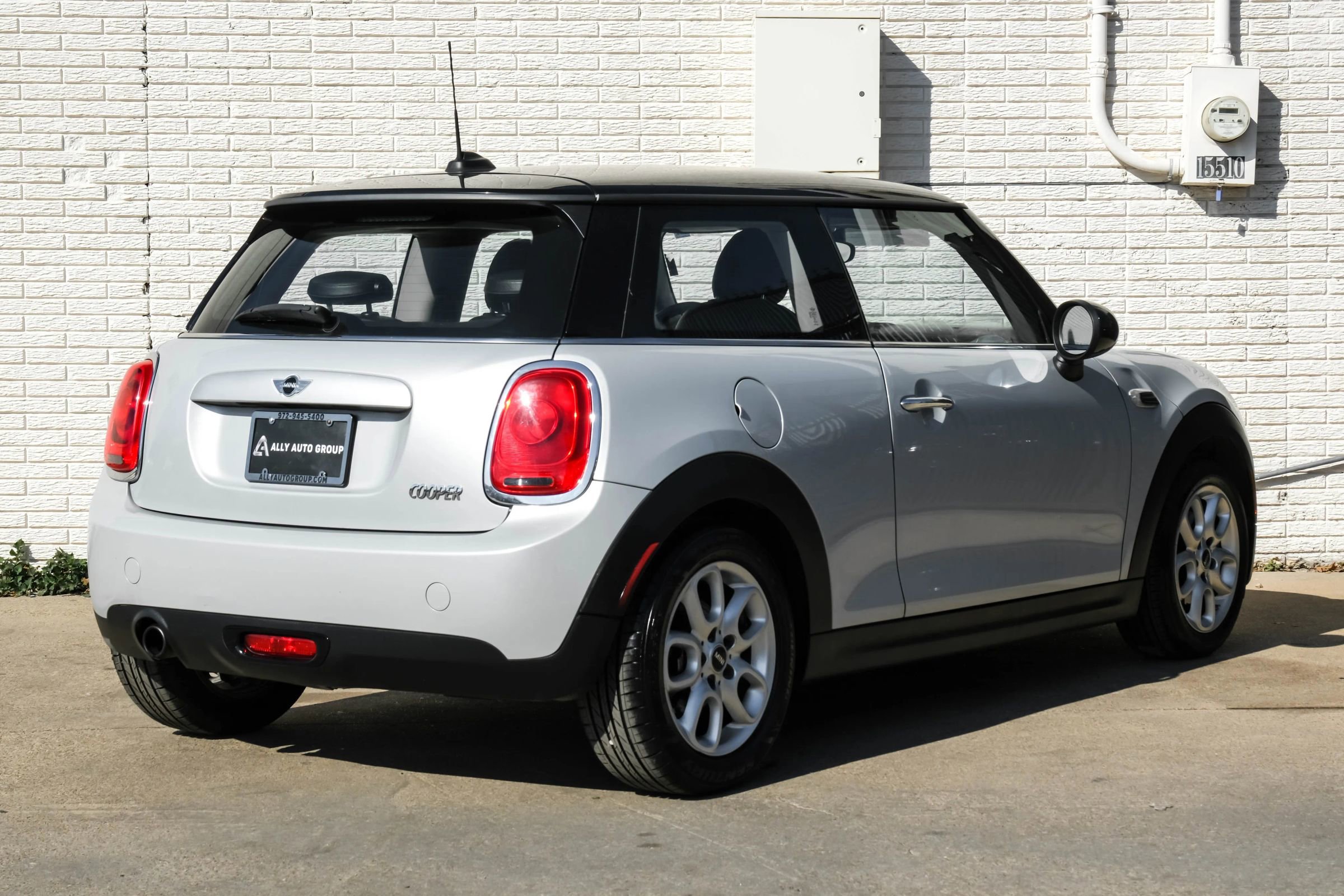 Used 2014 MINI Cooper 2-Door Hardtop image 7
