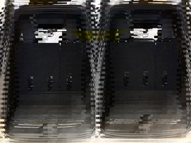 Used 2021 GMC Yukon Denali w/ Denali Premium Package image 28