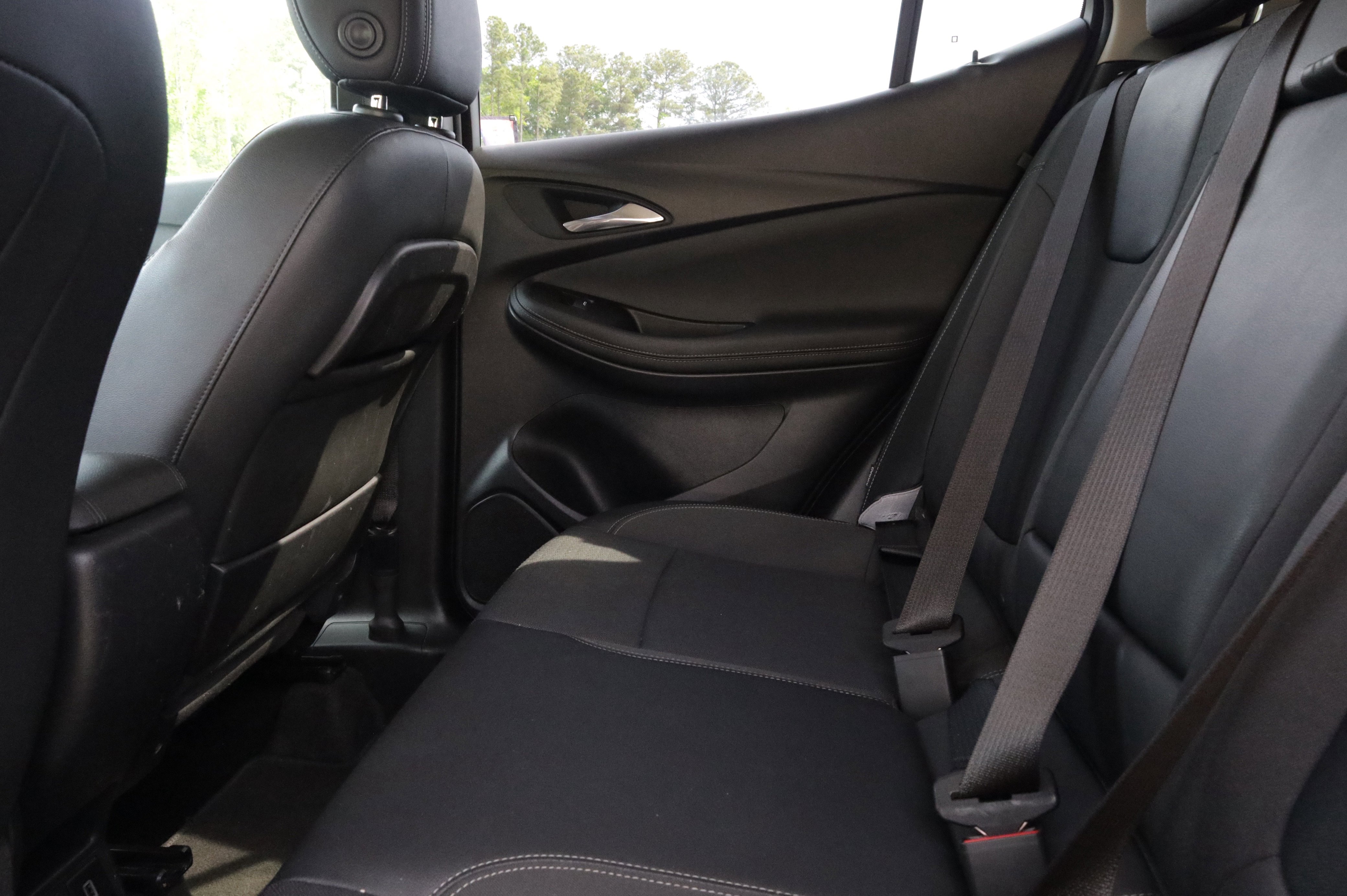 Used 2023 Buick Envision Essence image 17