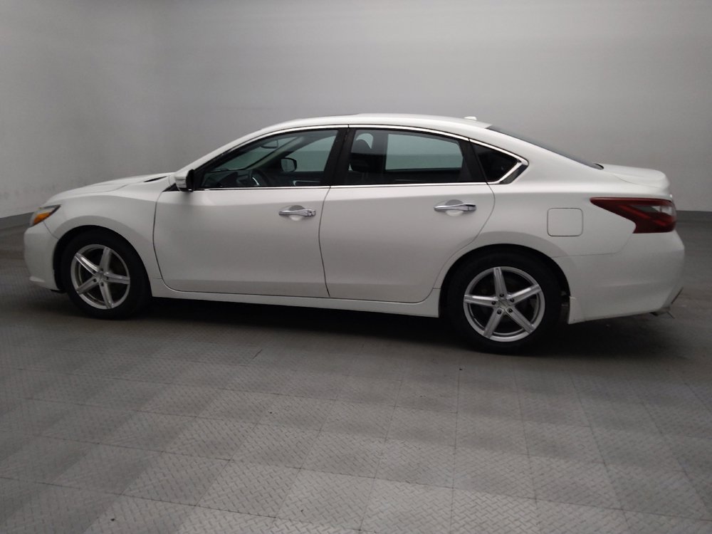 Used 2018 Nissan Altima 2.5 SV w/ 2.5 SV Technology Package FWD image 3