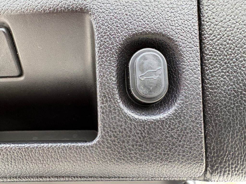 Used 2019 Chevrolet Tahoe Premier w/ Premier Plus Edition AWD/4WD image 24