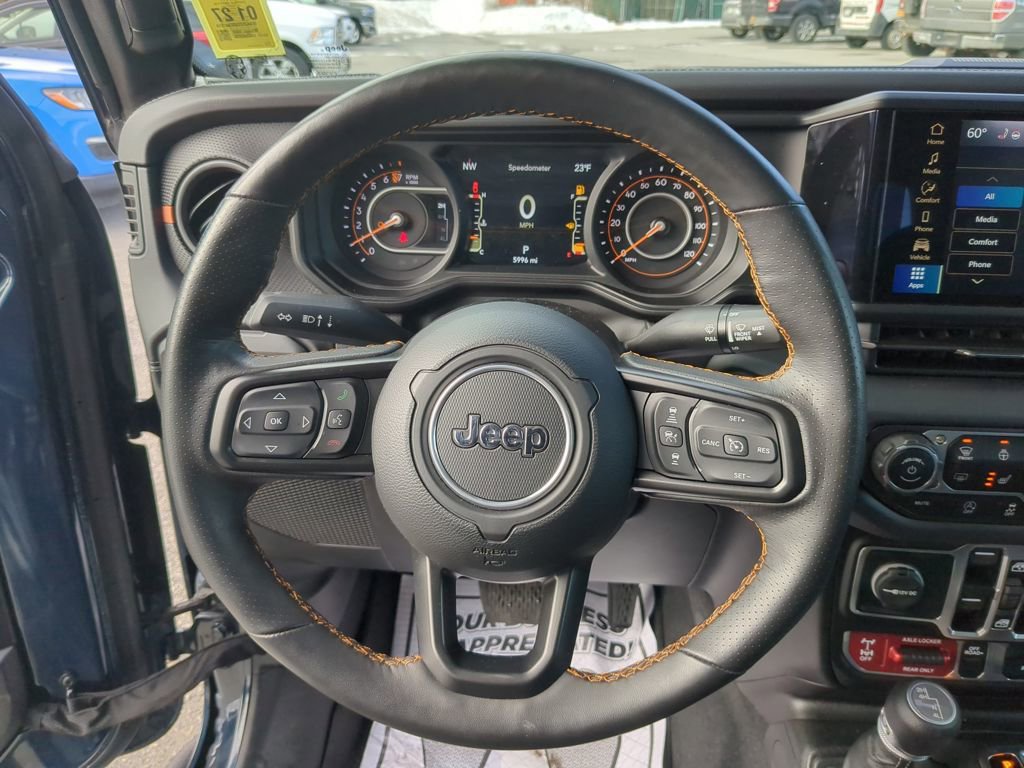 Used 2025 Jeep Gladiator Mojave w/ Convenience Group image 16