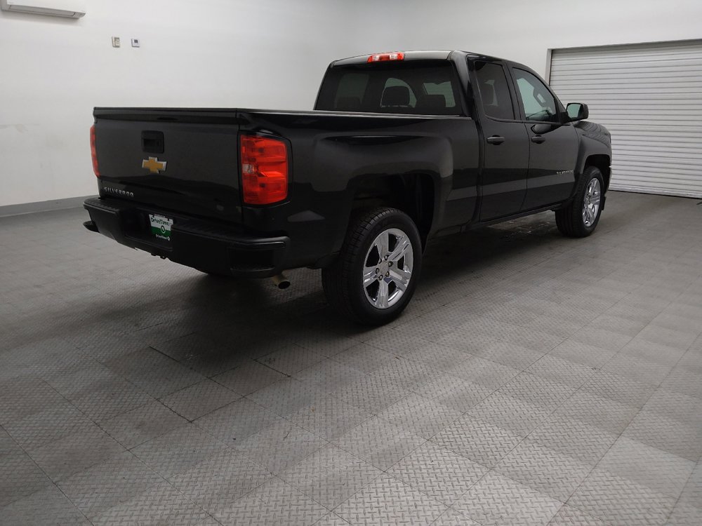 Used 2017 Chevrolet Silverado 1500 Custom w/ Custom Convenience Package RWD image 9