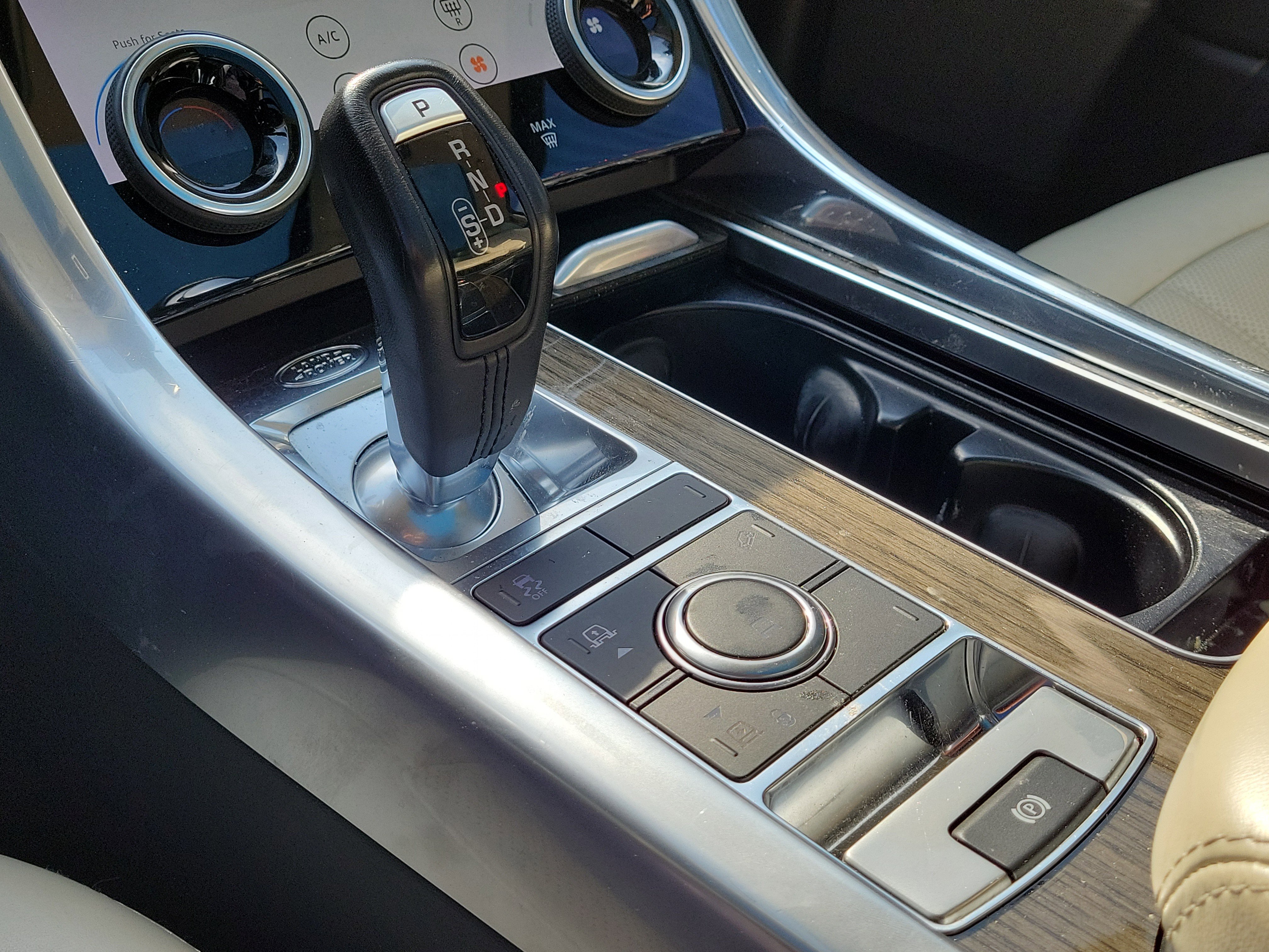 Used 2019 Land Rover Range Rover Sport HSE image 28