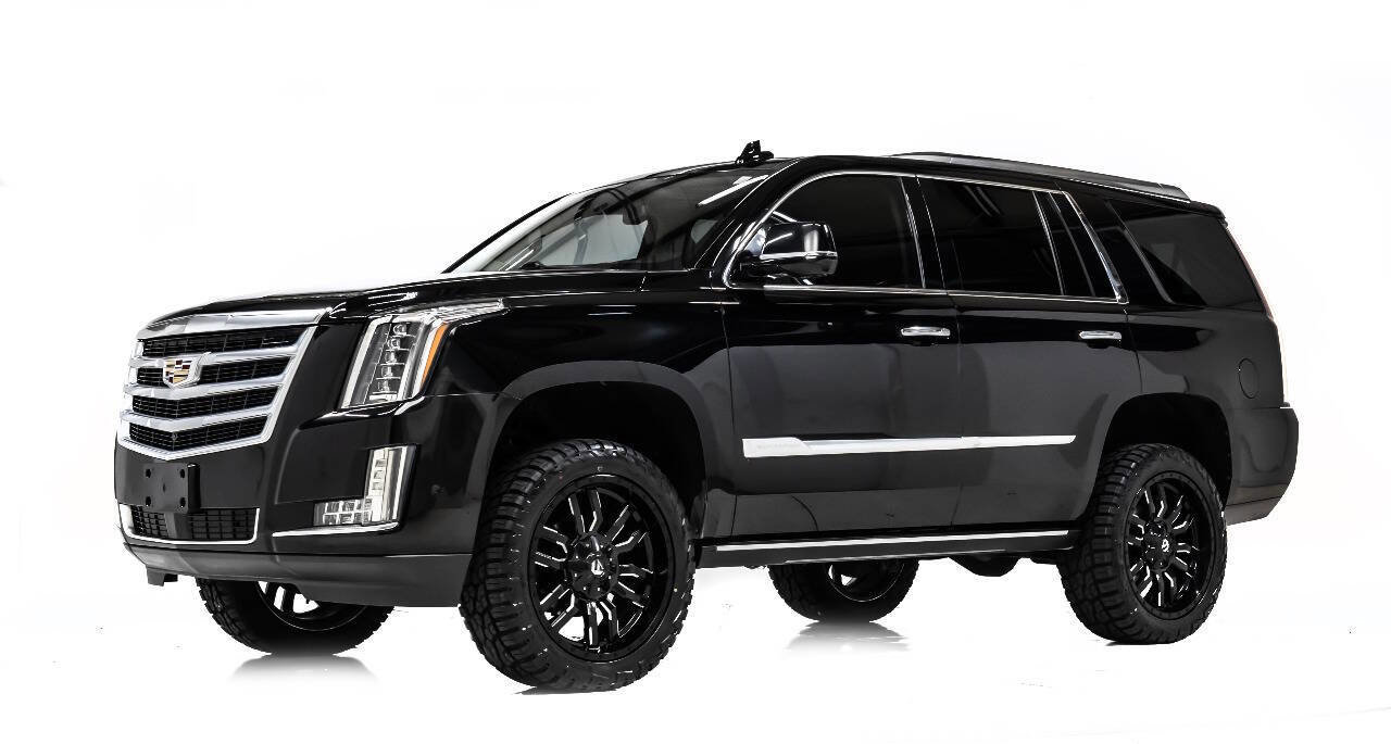 Used 2020 Cadillac Escalade Premium Luxury AWD/4WD image 2