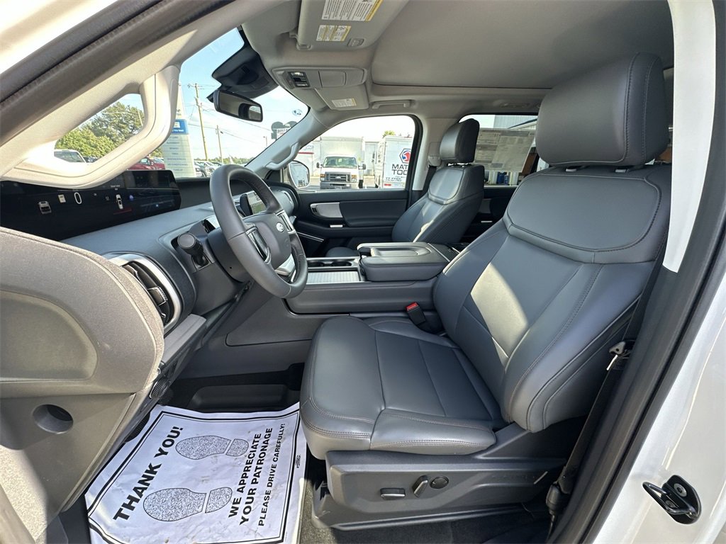 New 2025 Ford Expedition Active image 11