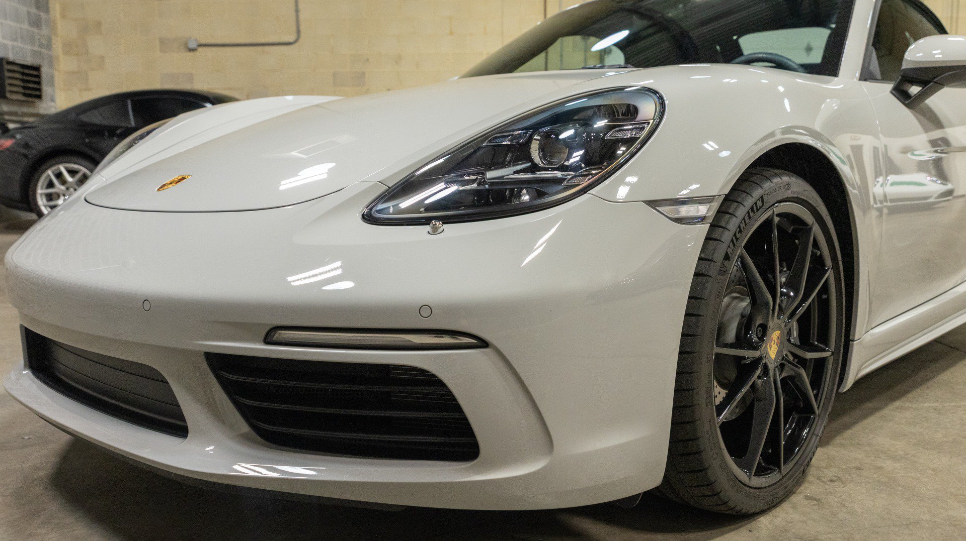 Used 2021 Porsche 718 Boxster RWD image 25