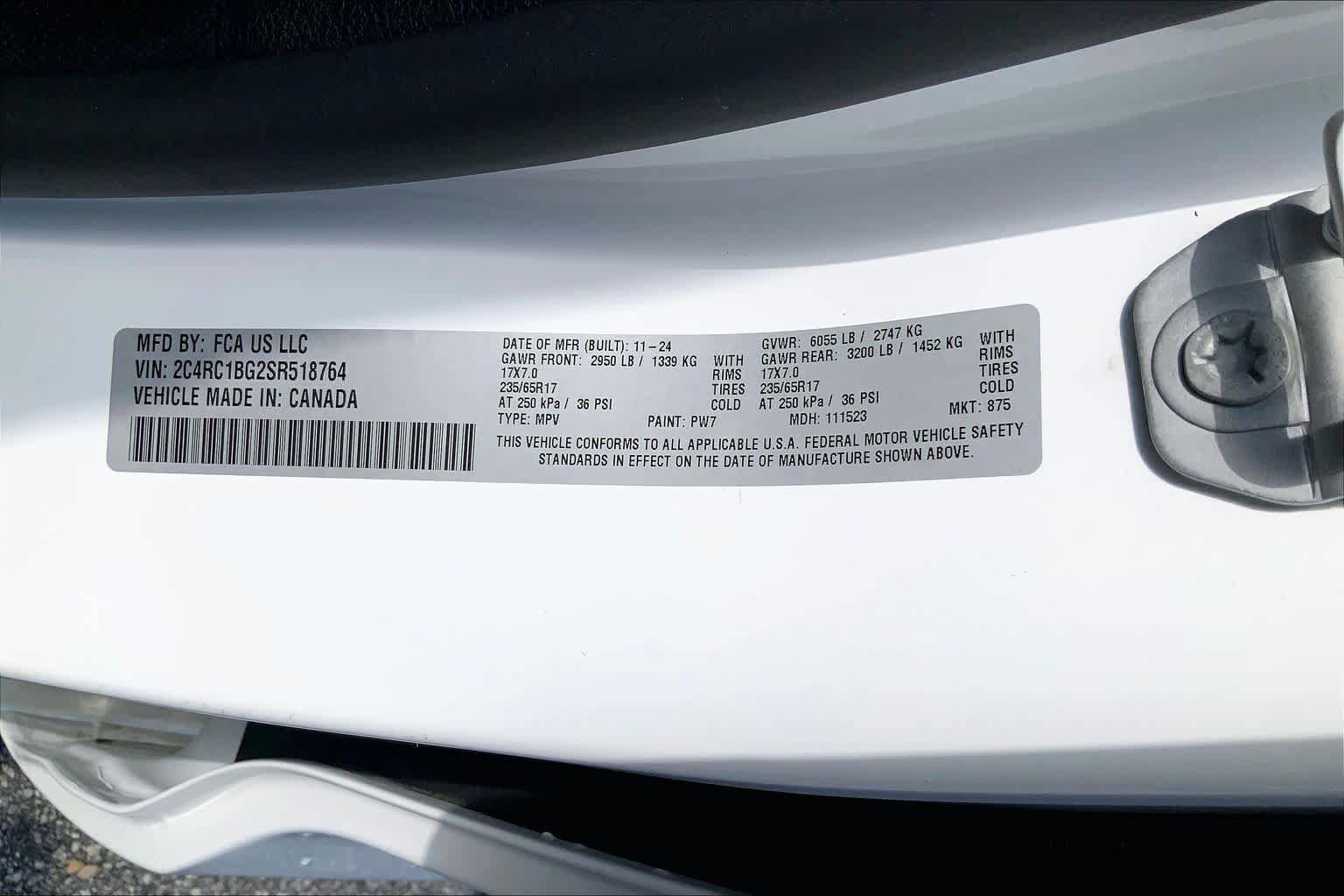 Used 2025 Chrysler Pacifica Select image 30
