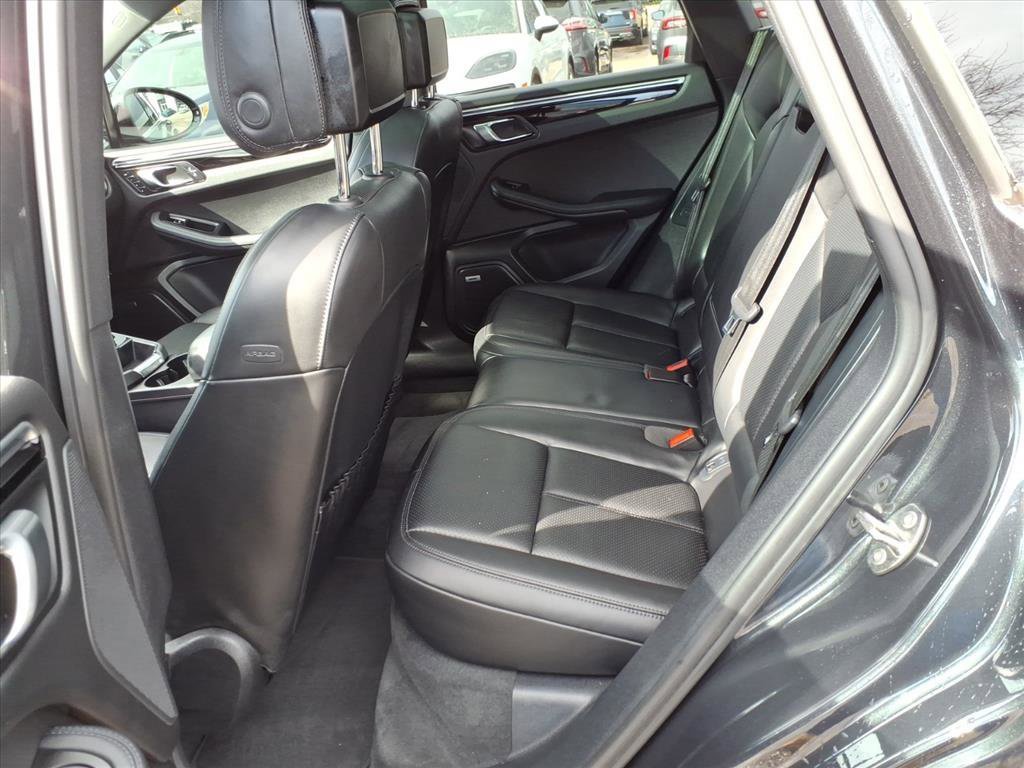 Used 2022 Porsche Macan S image 12