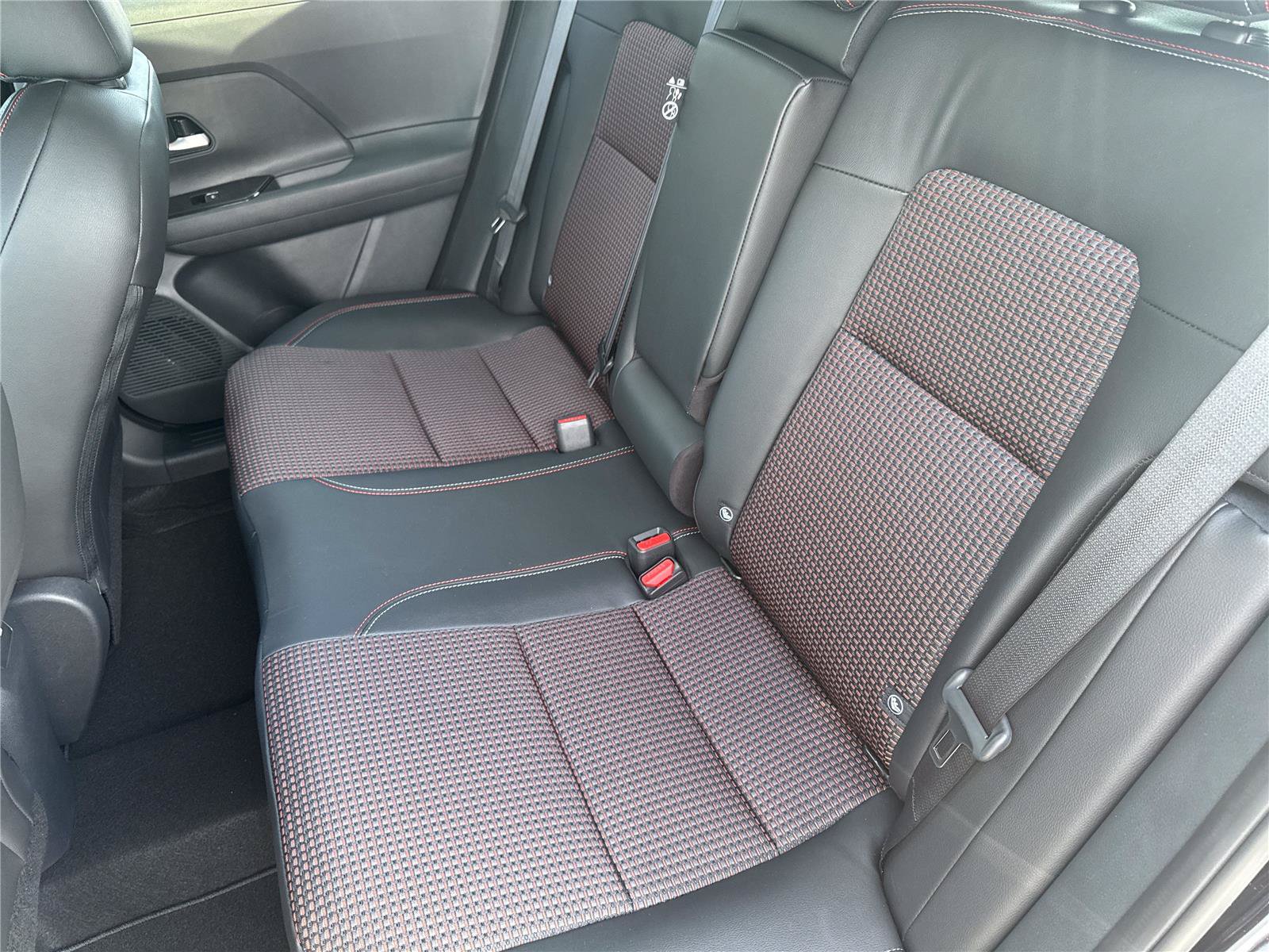New 2026 Nissan Kicks SR FWD image 30