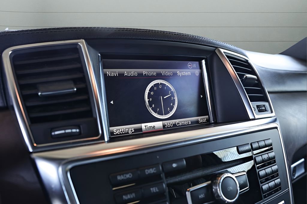 Used 2013 Mercedes-Benz GL 550 4MATIC image 22