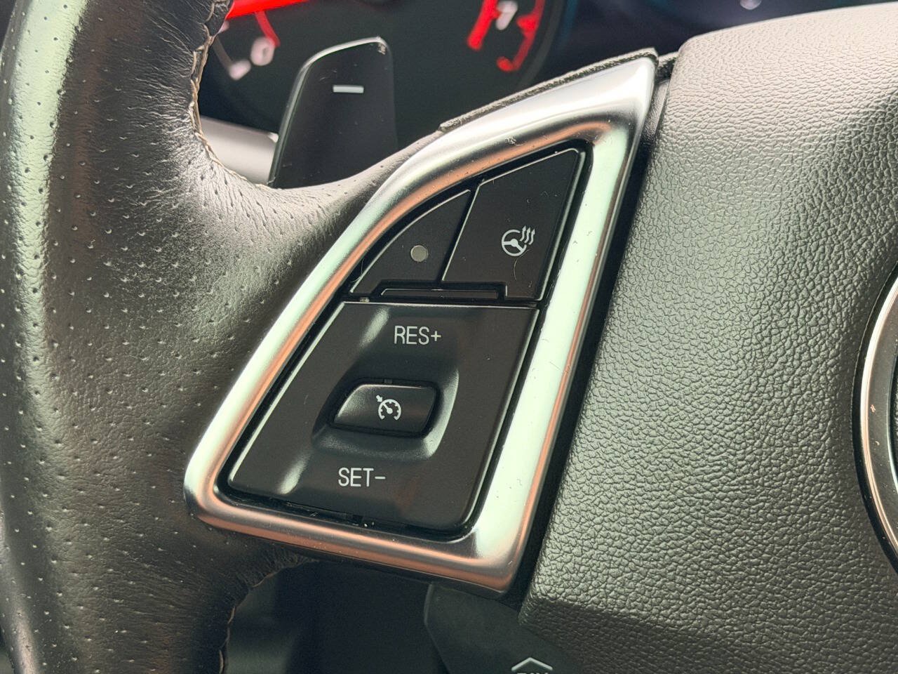 Used 2018 Chevrolet Camaro SS RWD image 31