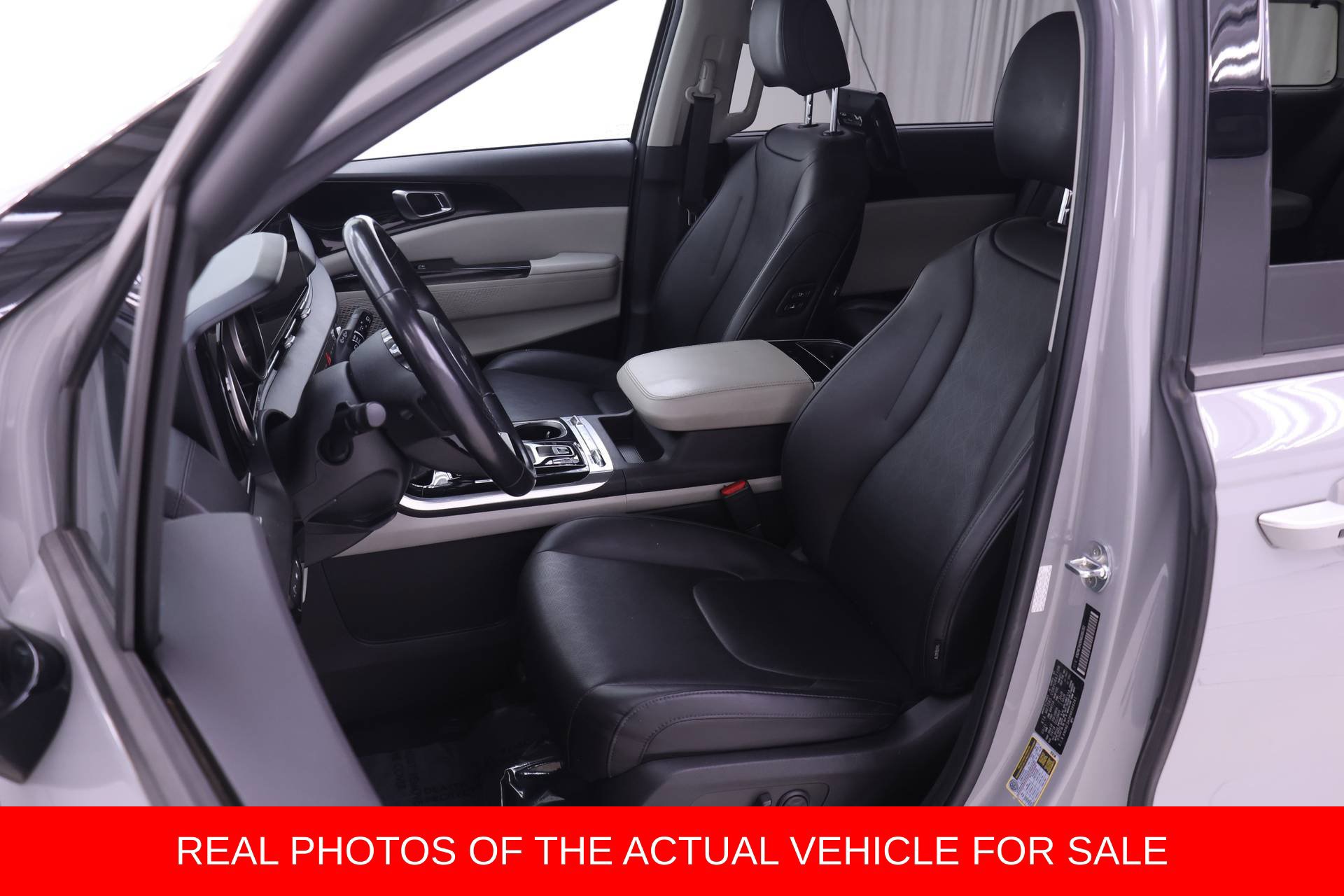 Used 2022 Kia Carnival SX FWD image 4