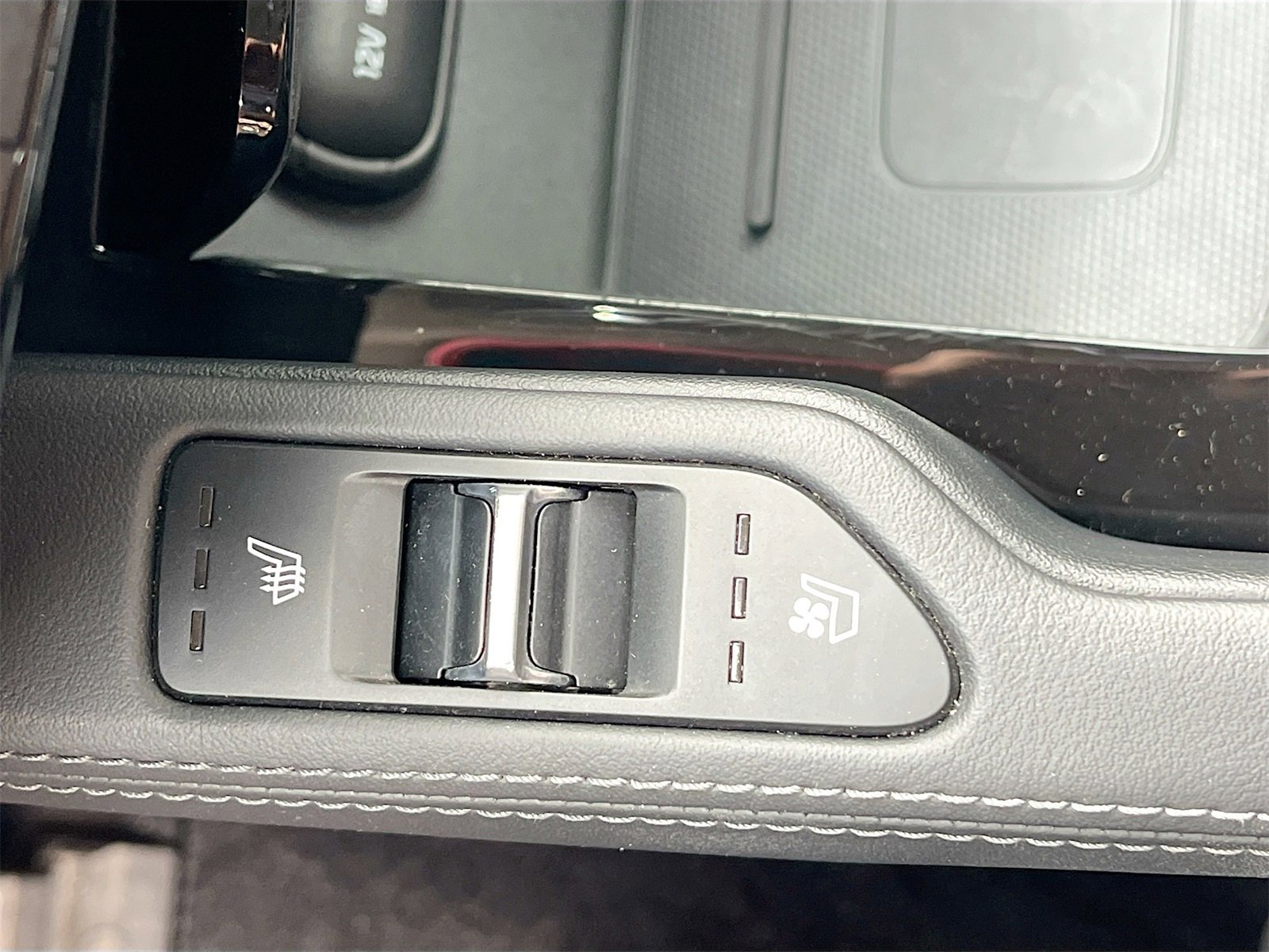 Used 2022 Kia Telluride SX w/ SX Prestige Package image 21