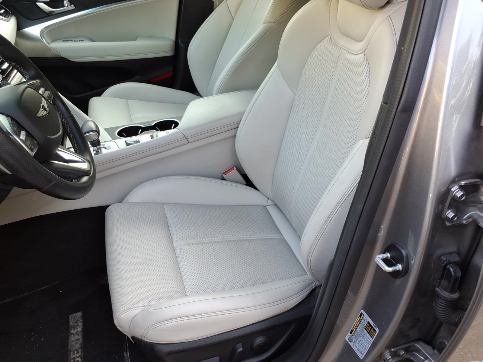 Used 2025 Genesis G70 2.5T AWD/4WD image 11