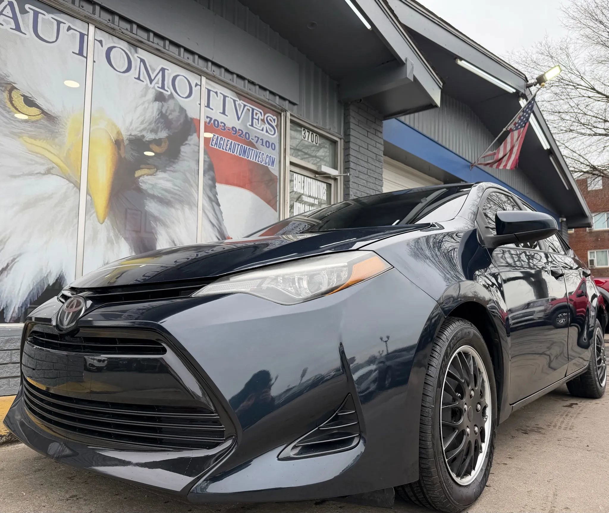 Used 2018 Toyota Corolla LE image 7