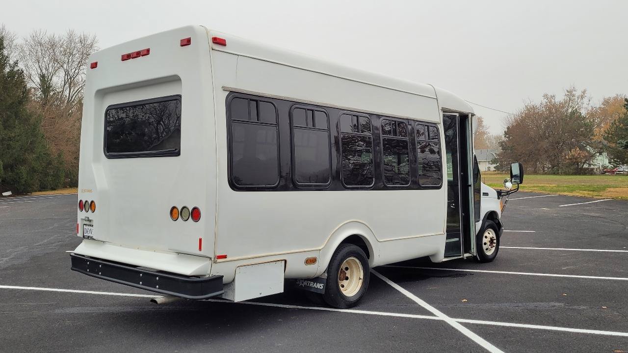 Used 2006 Ford E-450 and Econoline 450 RWD image 4