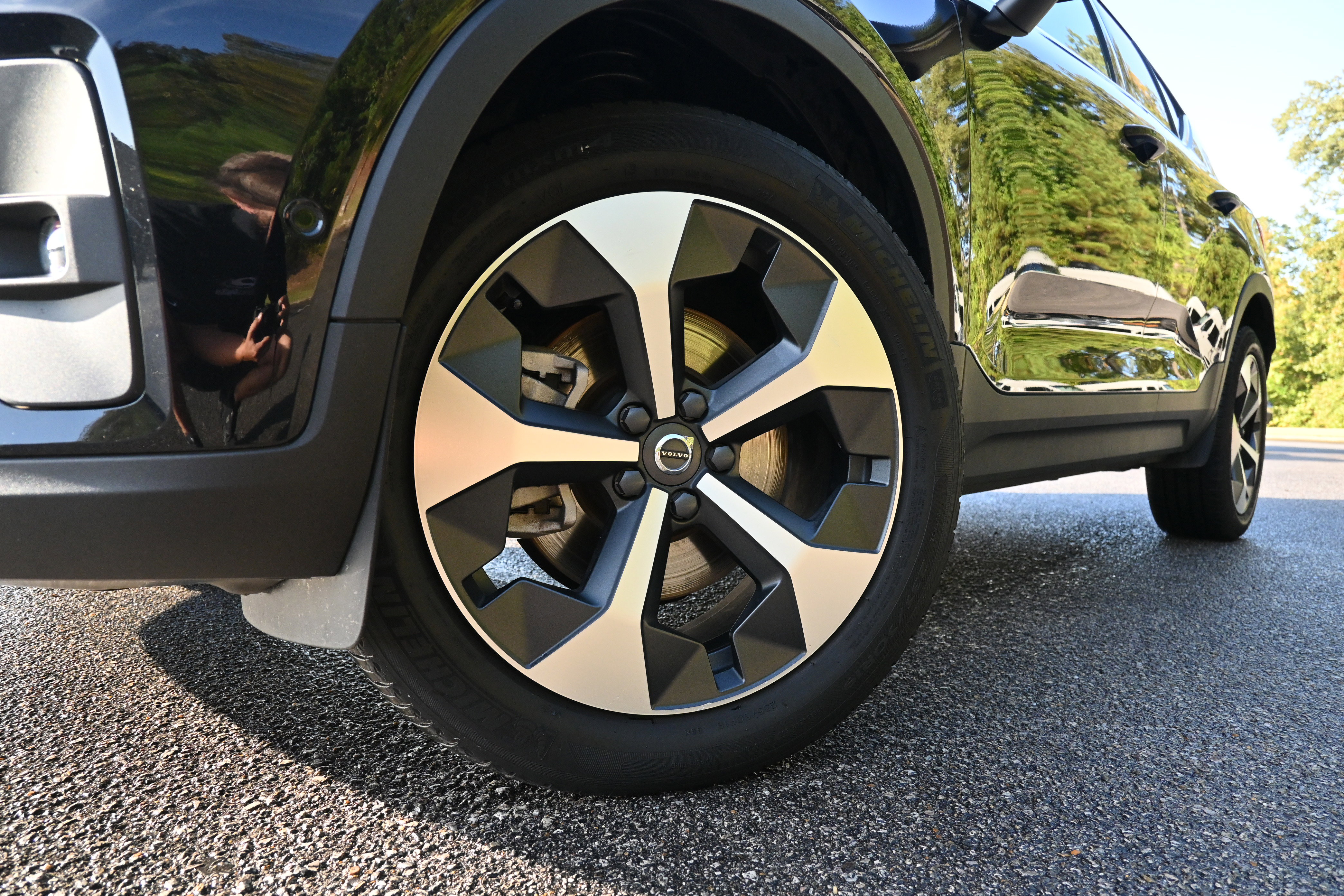 Used 2025 Volvo XC40 B5 Plus image 36