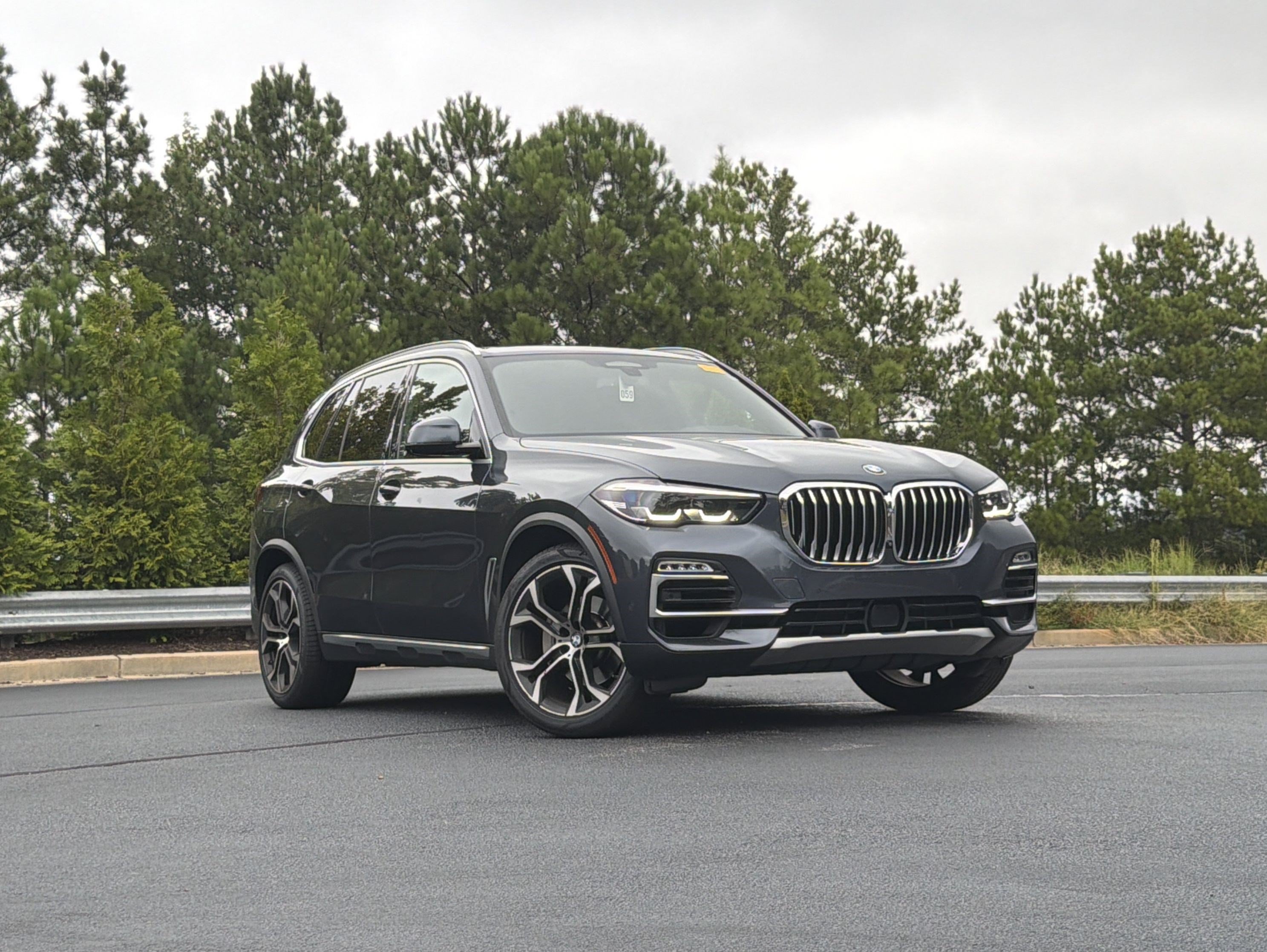 Used 2021 BMW X5 sDrive40i w/ Premium Package RWD image 2