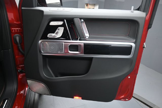 Used 2025 Mercedes-Benz G 63 AMG 4MATIC w/ AMG Night Package Plus image 36