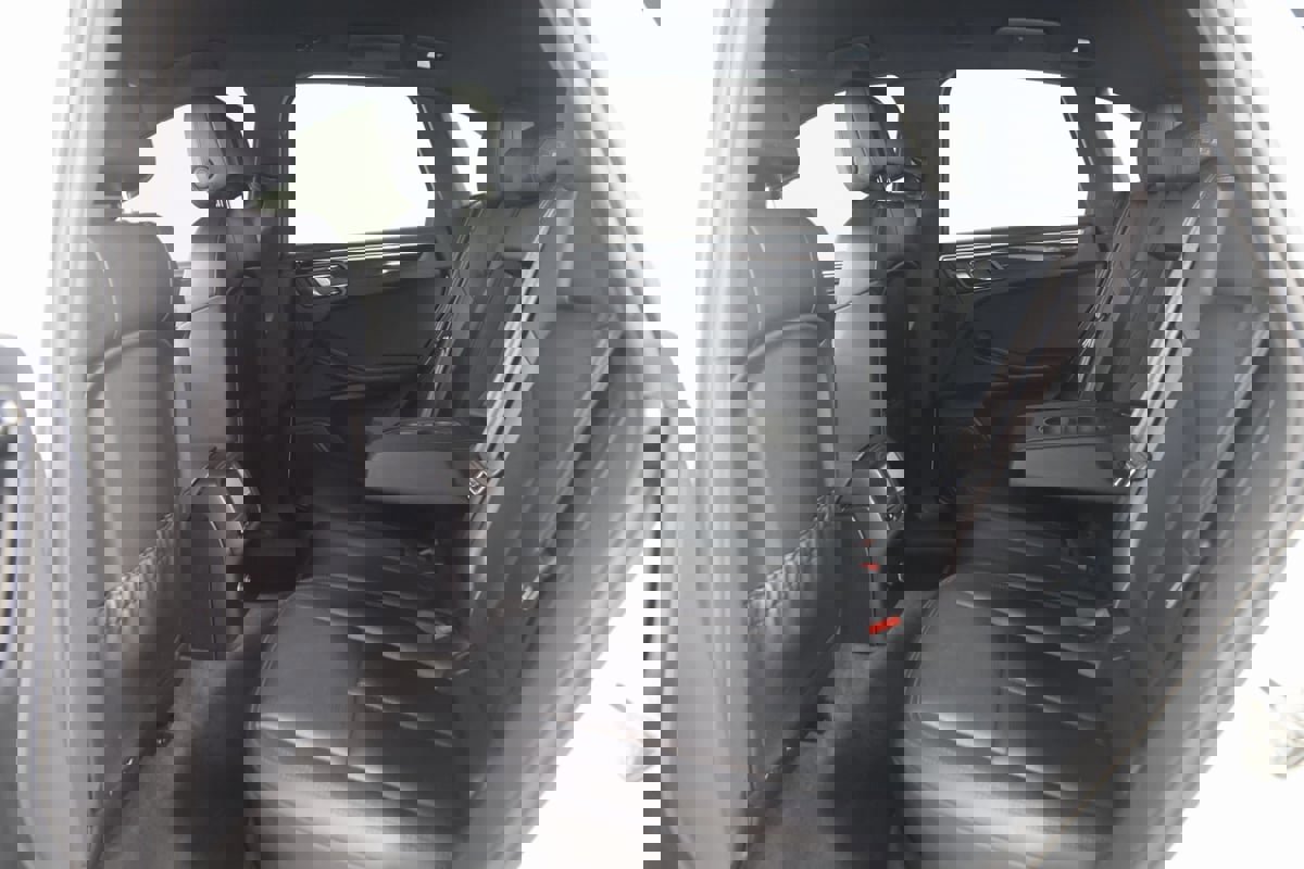 Used 2015 Porsche Macan S image 47