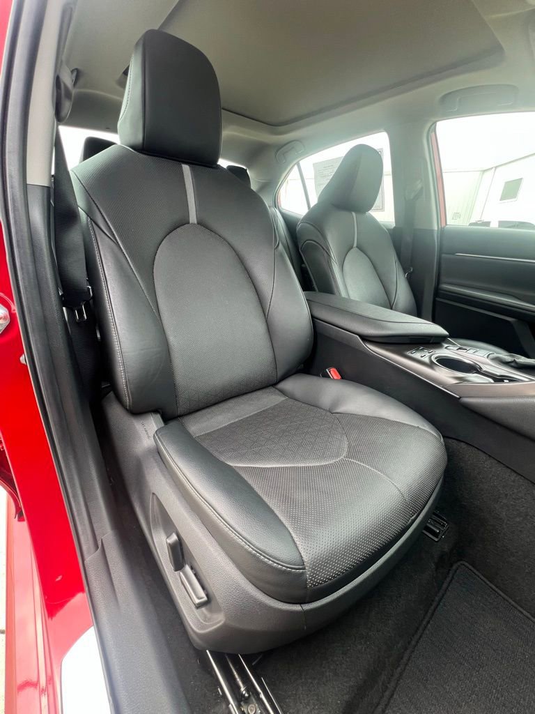 Used 2021 Toyota Camry XSE image 19