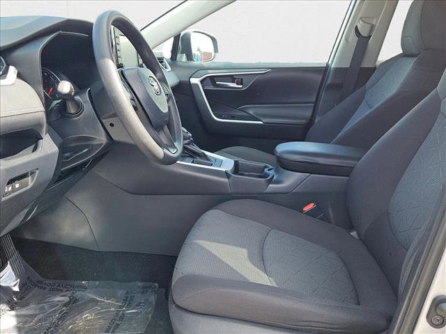 Used 2020 Toyota RAV4 XLE image 15