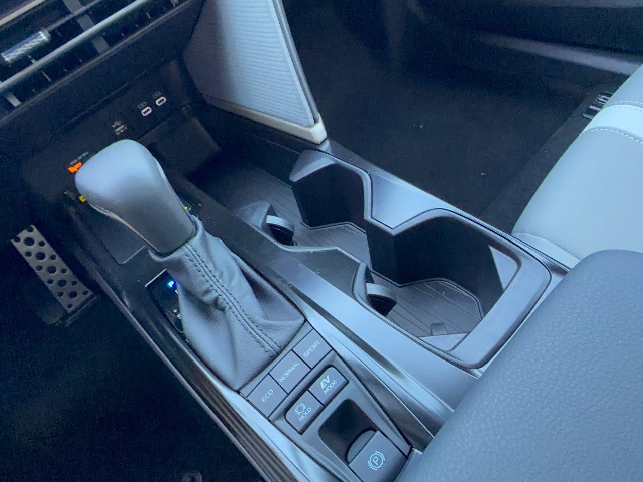 Used 2026 Toyota Camry SE FWD image 21