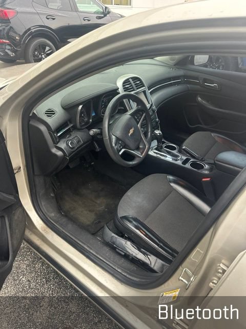Used 2014 Chevrolet Malibu LT w/ Power Convenience Package FWD image 3