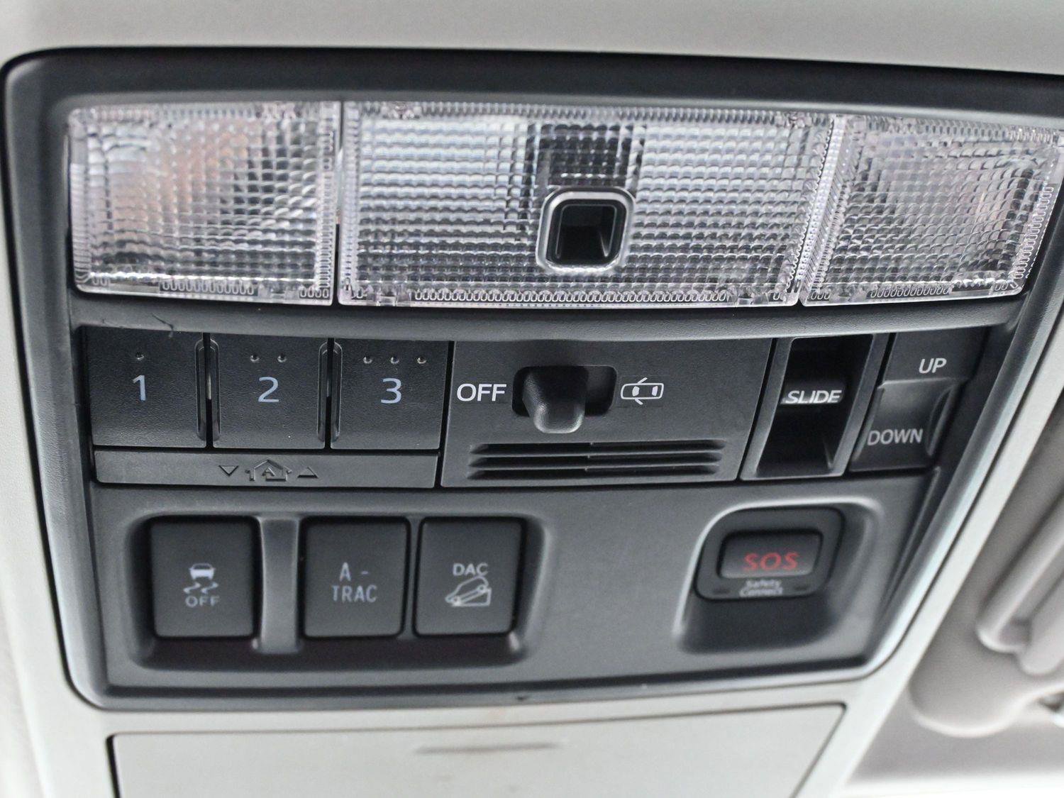 Used 2014 Toyota 4Runner Limited image 32