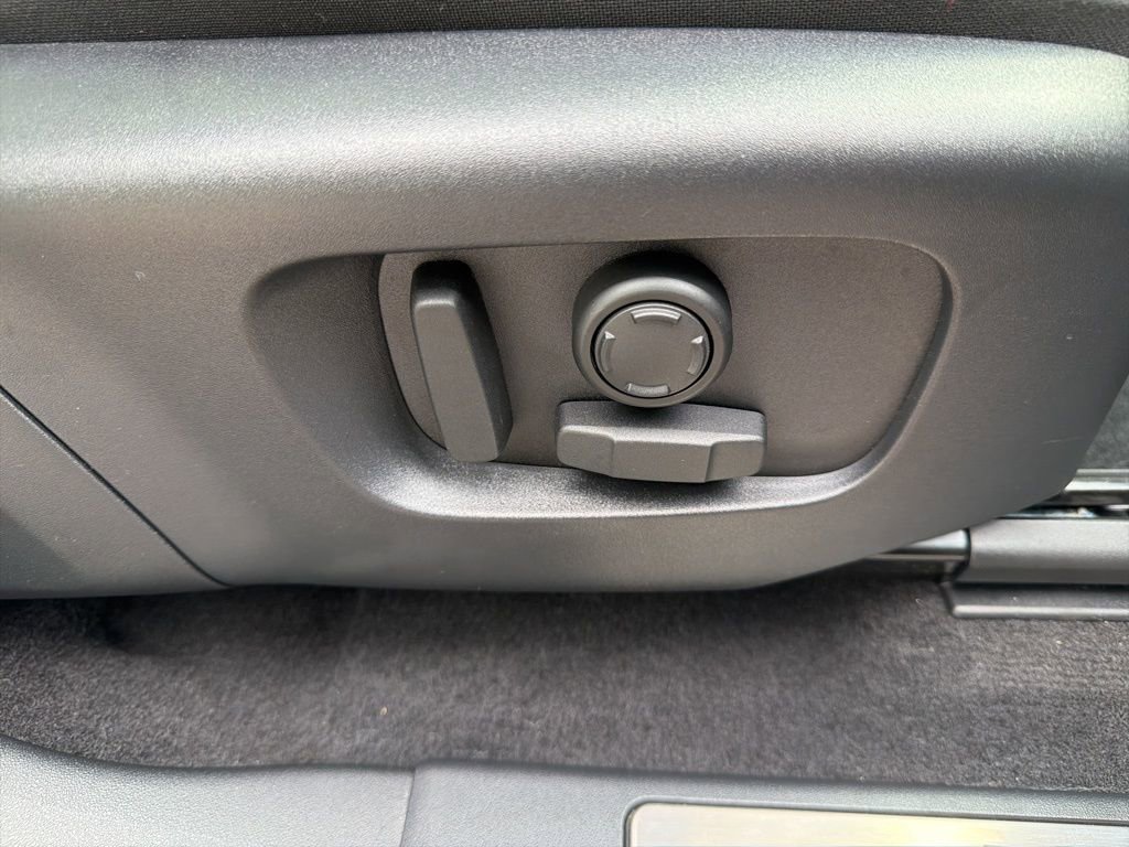 Used 2023 Land Rover Discovery Sport SE R-Dynamic image 27