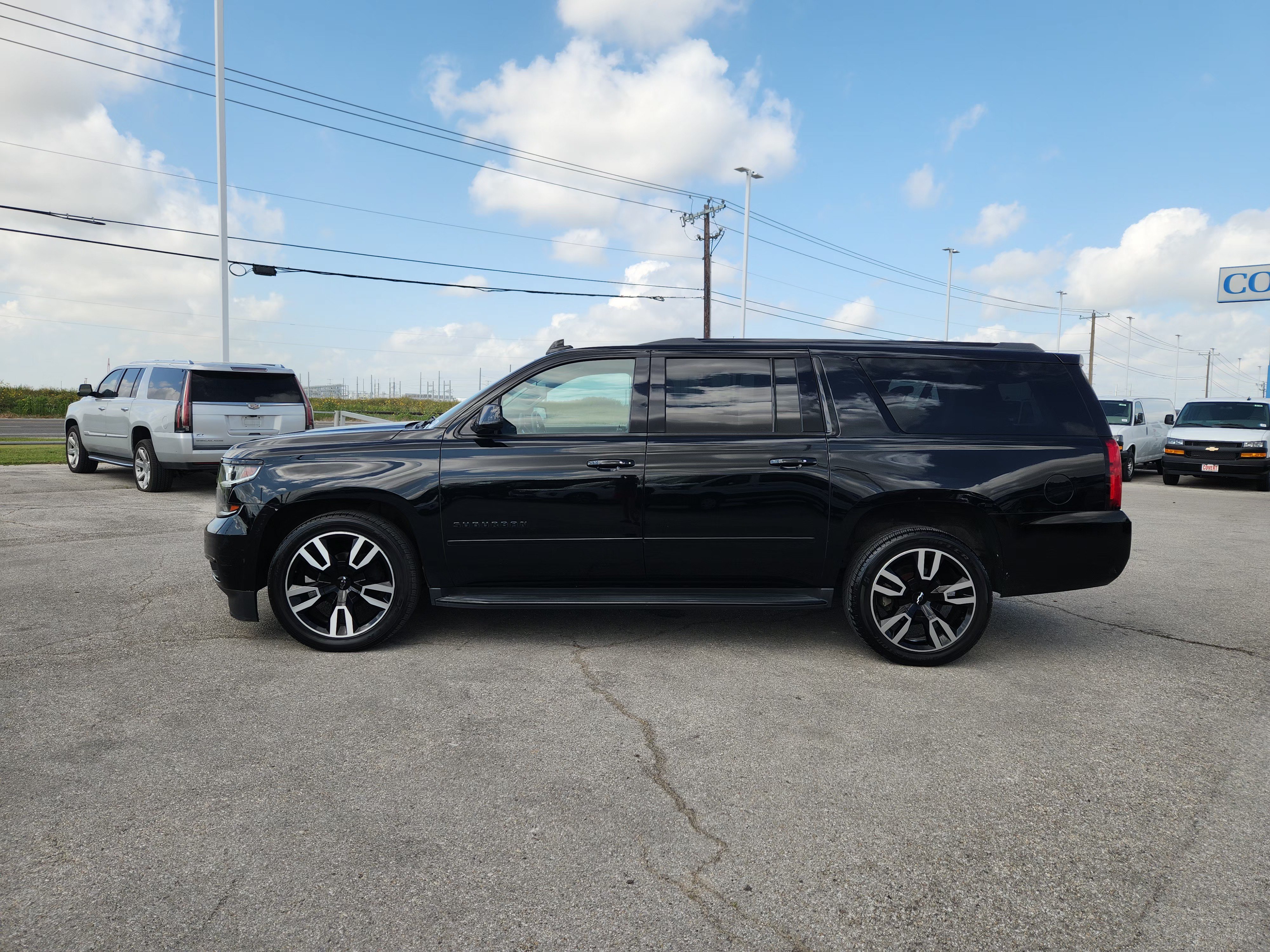 Used 2019 Chevrolet Suburban Premier AWD/4WD image 4