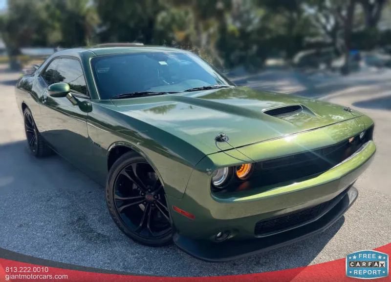 Used 2020 Dodge Challenger R/T RWD image 3
