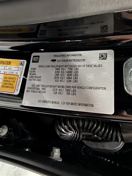 Used 2026 Cadillac Escalade ESV V w/ LPO, ONYX Package AWD/4WD image 17