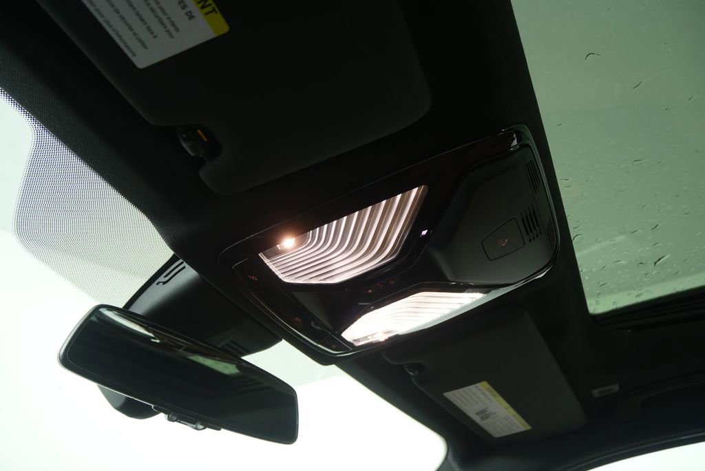 Certified 2025 BMW 330i xDrive Sedan image 21