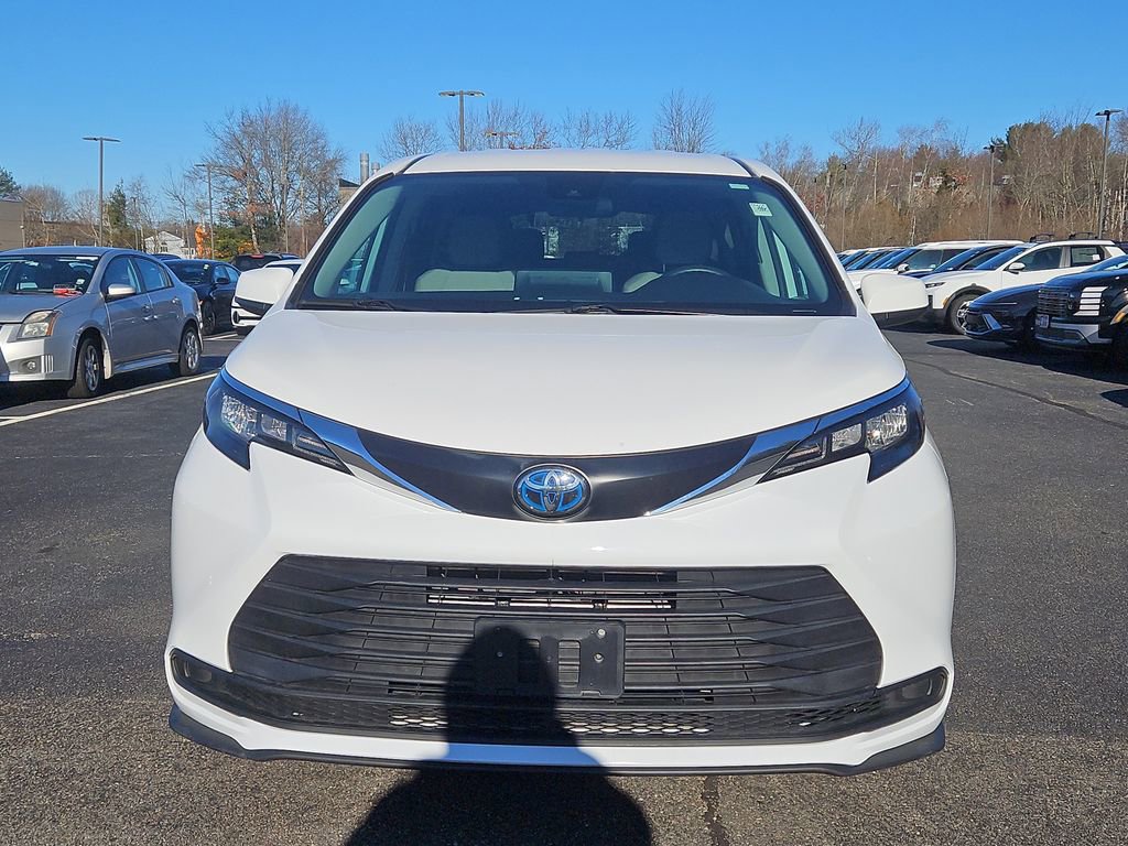 Used 2024 Toyota Sienna LE image 25