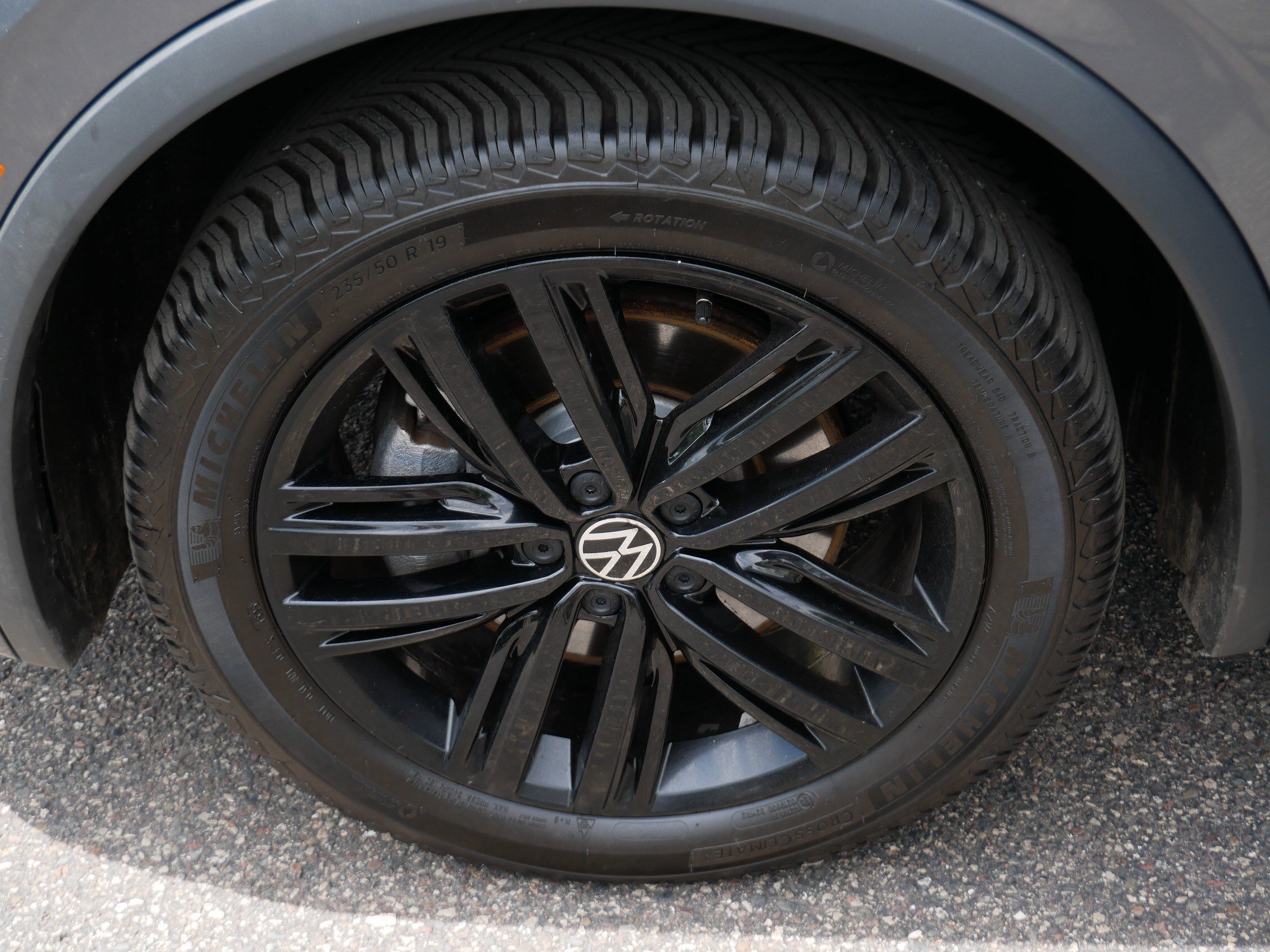 Certified 2022 Volkswagen Tiguan SE R-Line AWD/4WD image 15