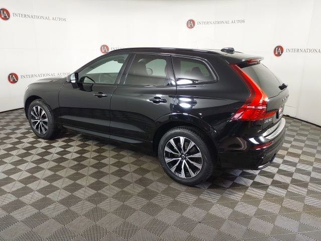 Used 2023 Volvo XC60 B5 Plus image 7