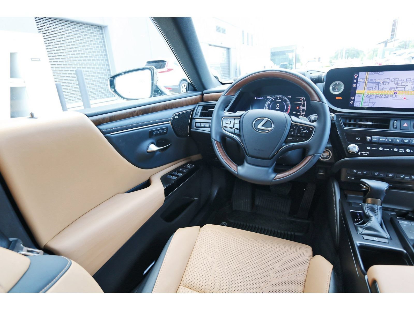 Used 2022 Lexus ES 350 Ultra Luxury w/ Accessory Package 2 FWD image 10