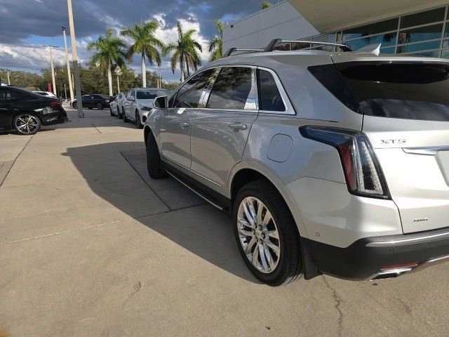 Used 2018 Cadillac XT5 Platinum w/ Driver Assist Package AWD/4WD image 3
