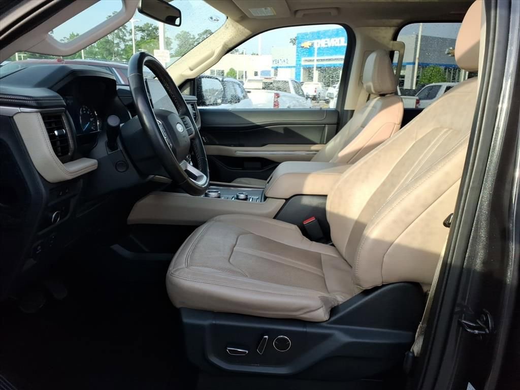 Used 2023 Ford Expedition Limited image 19