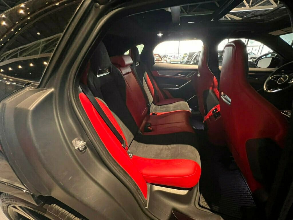 Used 2023 Jaguar F-PACE SVR image 23