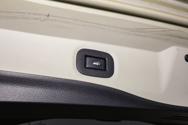 Used 2020 Nissan Rogue SV AWD/4WD image 12