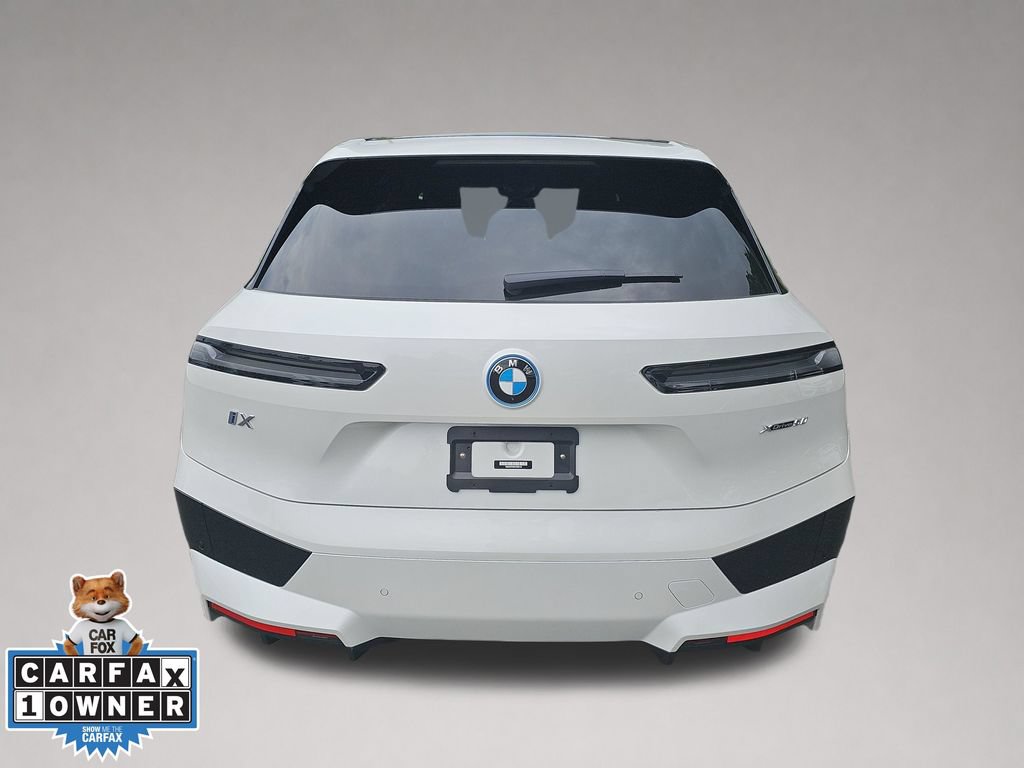 Used 2024 BMW iX xDrive50 w/ Sport Package AWD/4WD image 5