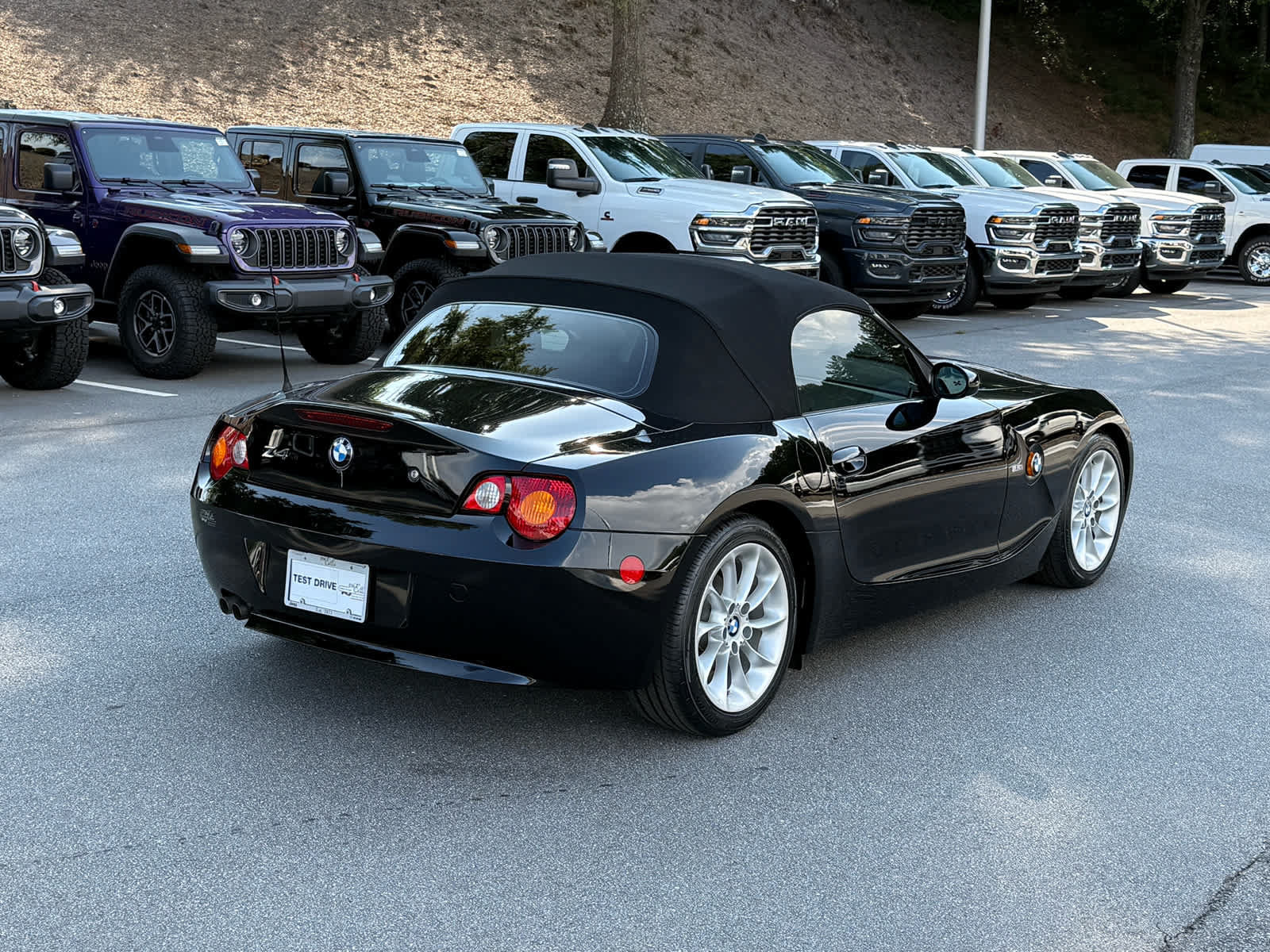 Used 2004 BMW Z4 2.5i RWD image 5