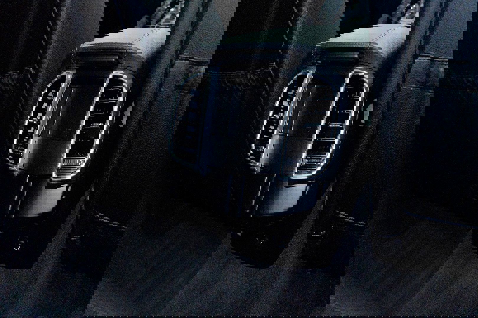 Used 2016 Porsche Cayenne image 34