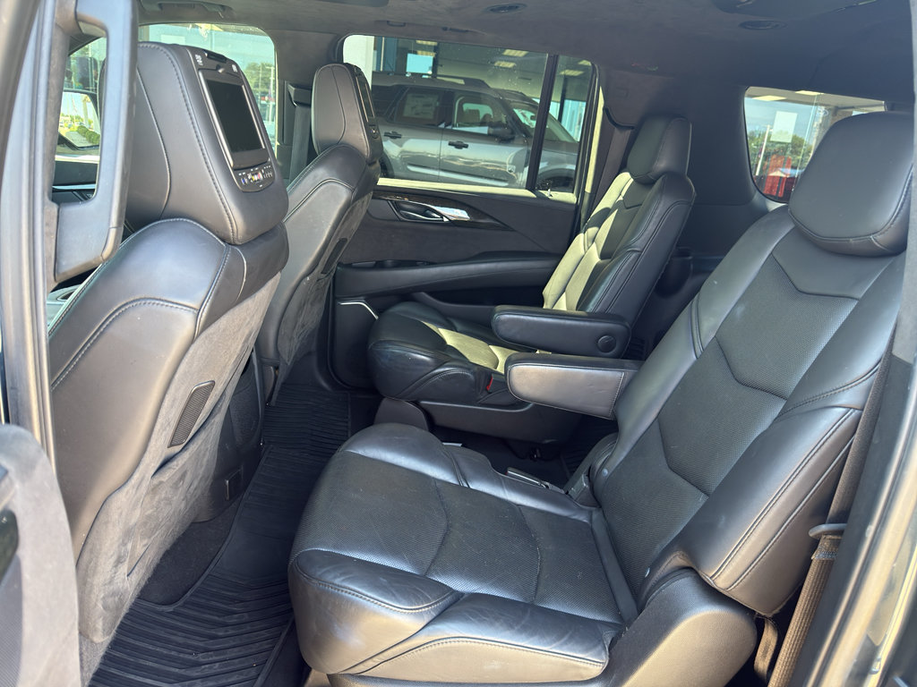 Used 2019 Cadillac Escalade ESV Platinum AWD/4WD image 25